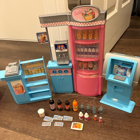 2002 Mattel Barbie Mini Mart Playset Convenience Store - Picture 1 of 5